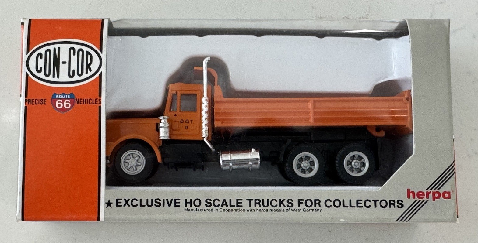 Con-Cor 0004-001012 State Highway Dump Truck D.O.T. #9, 1:87, Orange, NIB