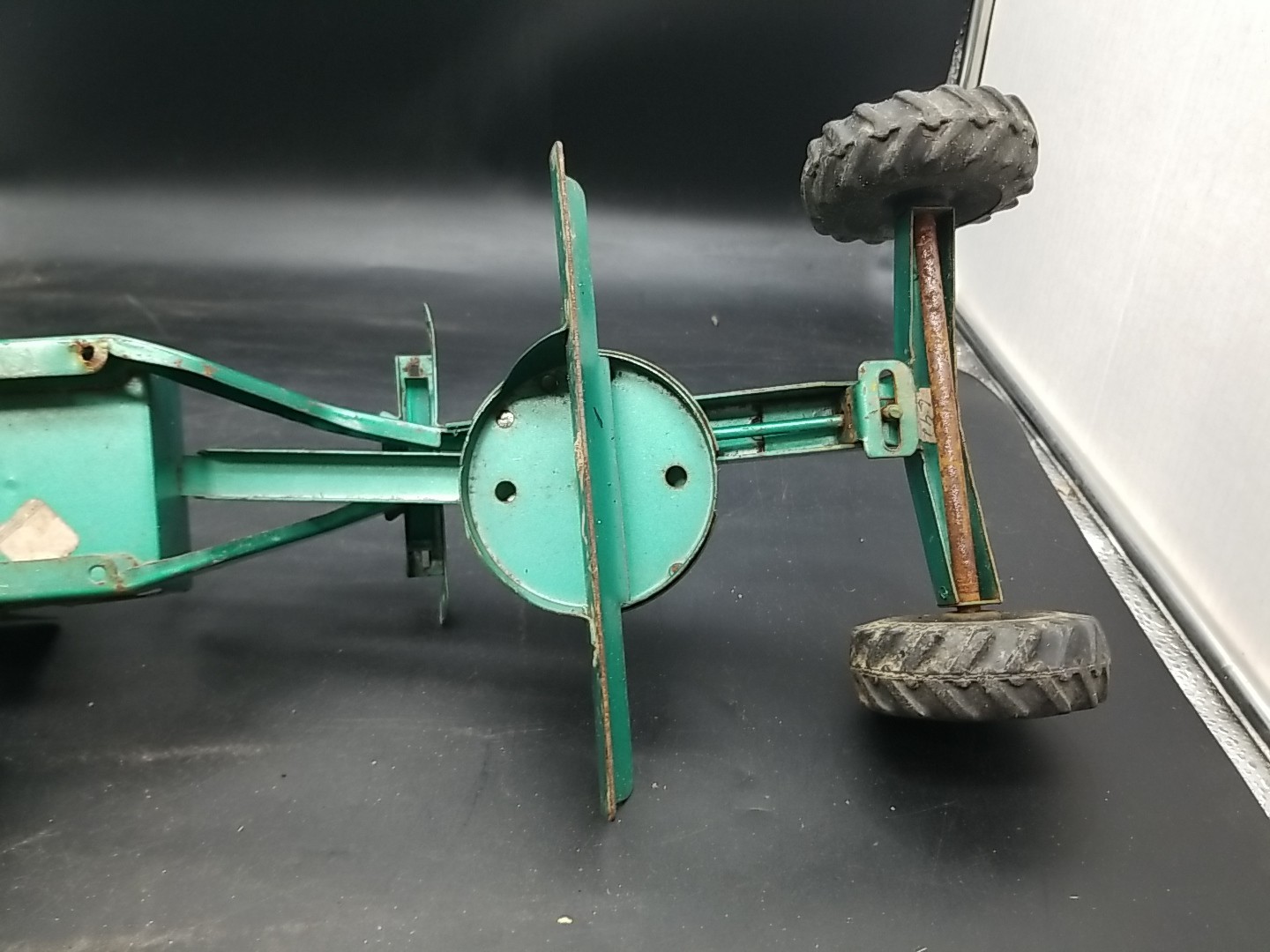 1950s Structo Road Grader Green w/ Blade & Engine Missing Stack & Blade Holders