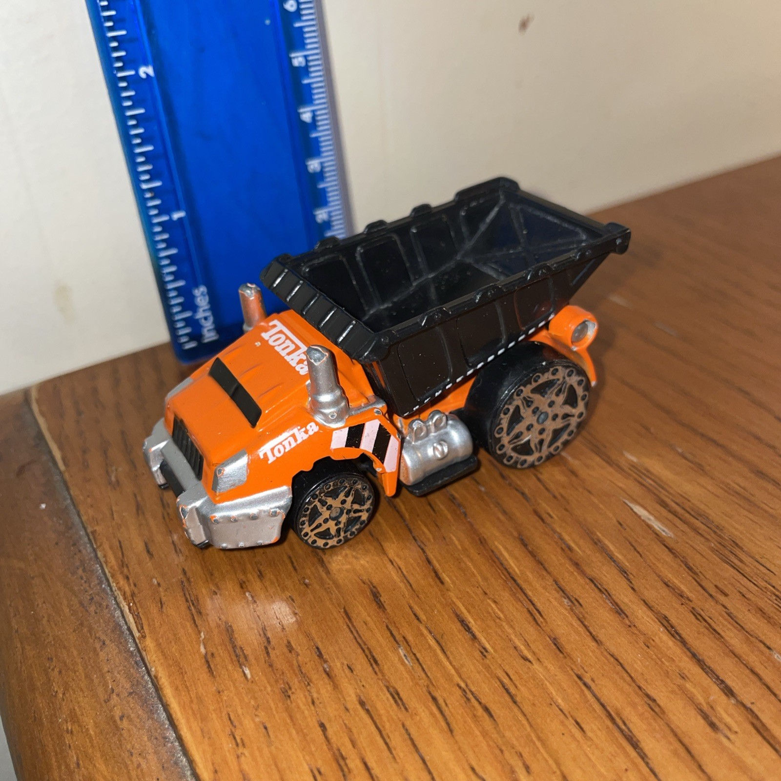 2005 Hasbro Maisto Tonka Orange Dump Truck Construction Toy Diecast Metal SH7