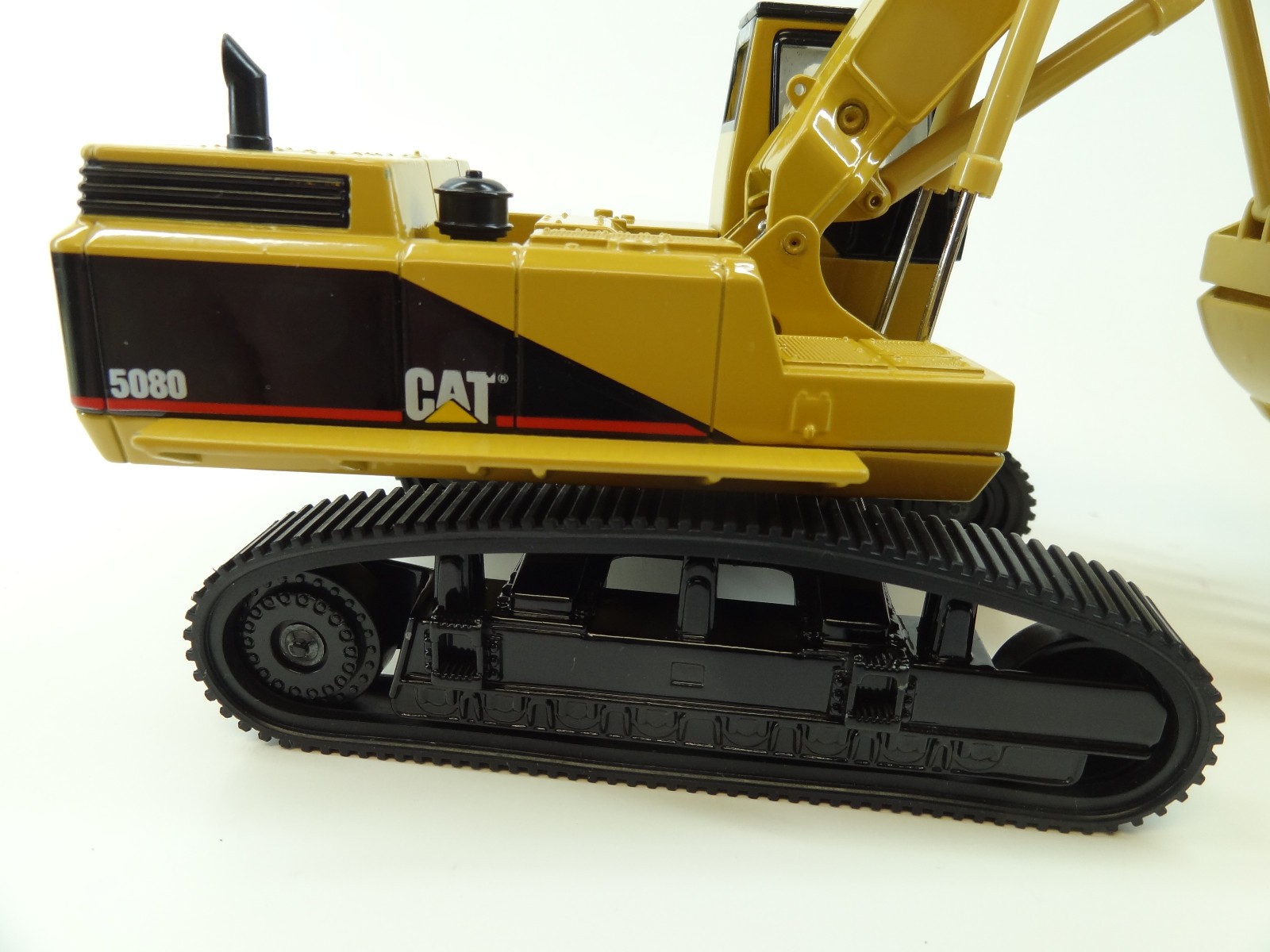 ERTL 1/50 SCALE CAT 5080 FRONT SHOVEL – No box