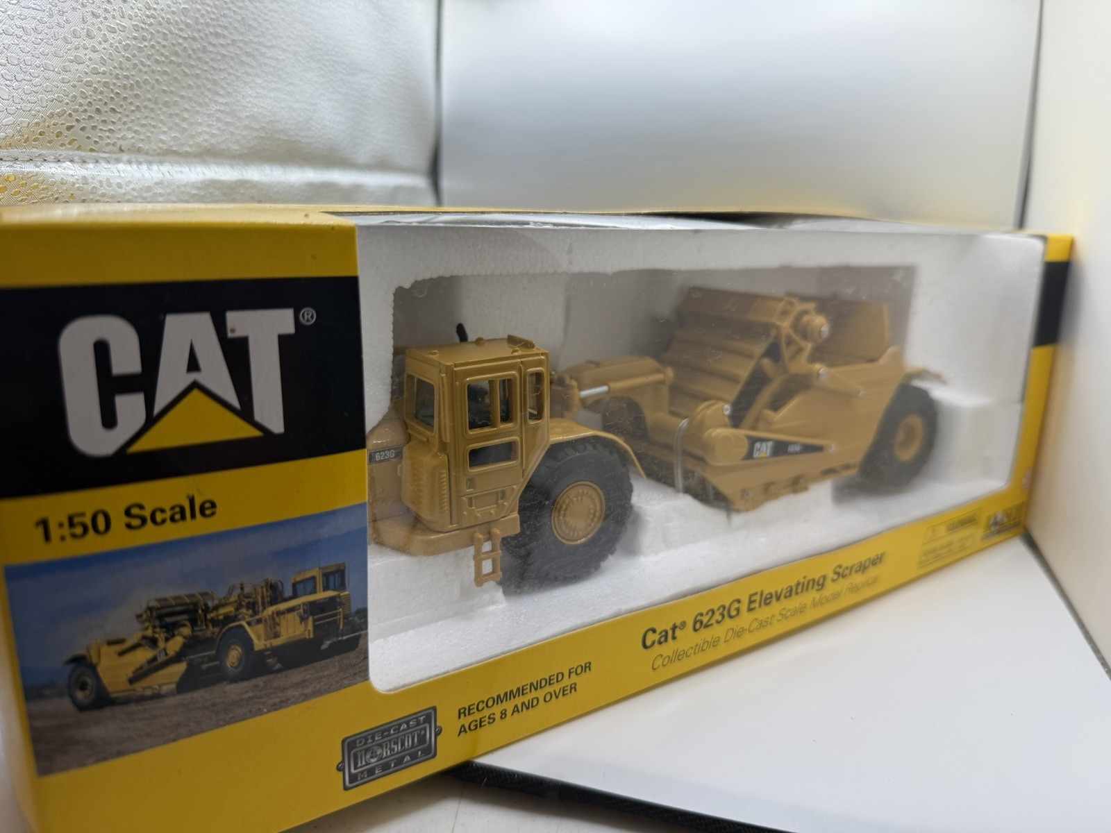 Vintage NIB Norscot 55182 CAT 623G Elevating Scraper 1:50 Machines At Work