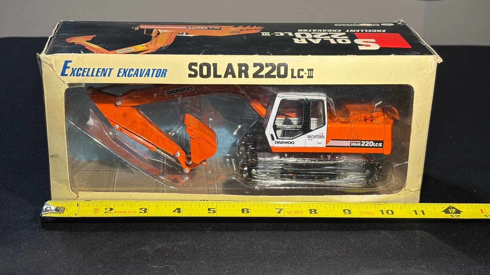 Daewoo Solar 220LC-III 1/40 Scale Diecast Excavator Original Box
