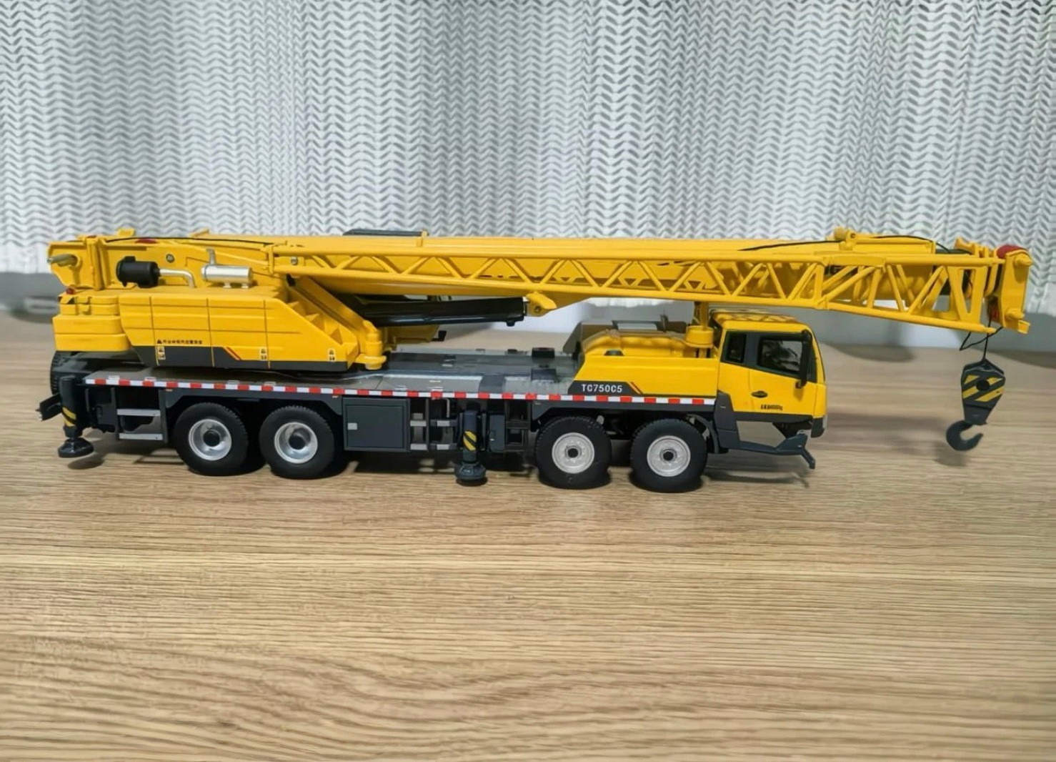 1/50 LIUGONG TC750C5 Automobile Crane Engineering Mechanical Truck Diecast Model