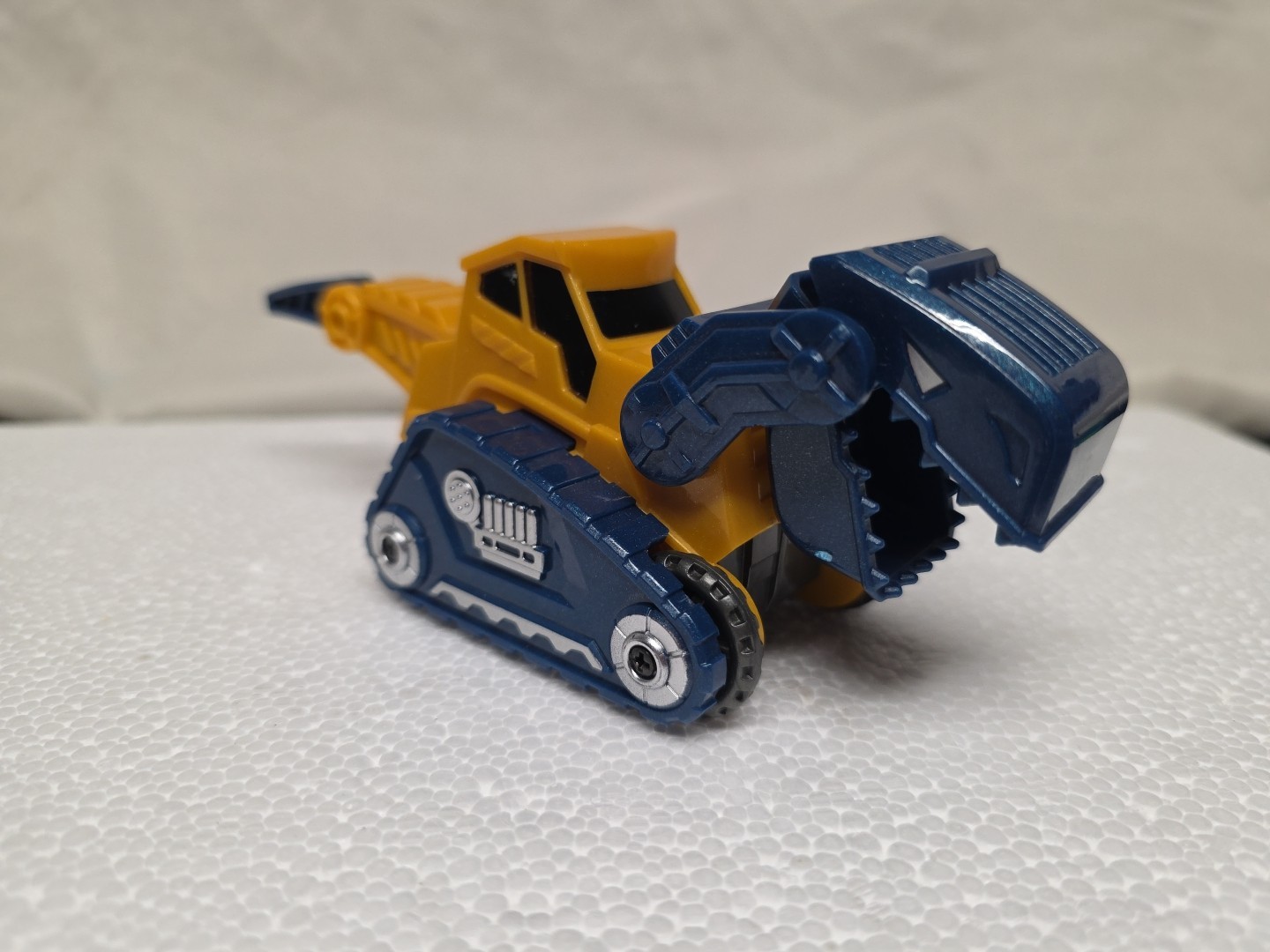 Unbranded Yellow/Blue Construction Vehicle 6&Prime; Long Part Of Dinosaur Transformer