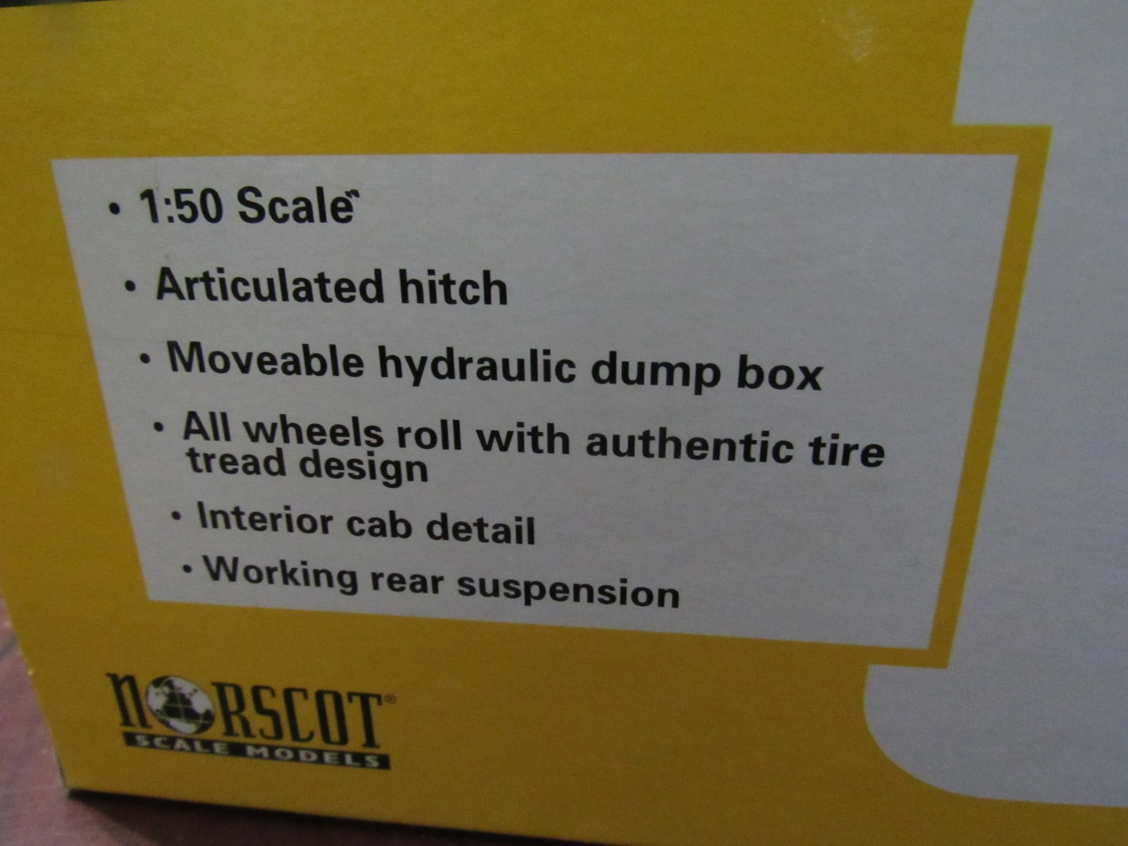 NORSCOTT 1/50 CAT 725 ARTICULATED TRUCK – NIB – NEVER DISPLAYED