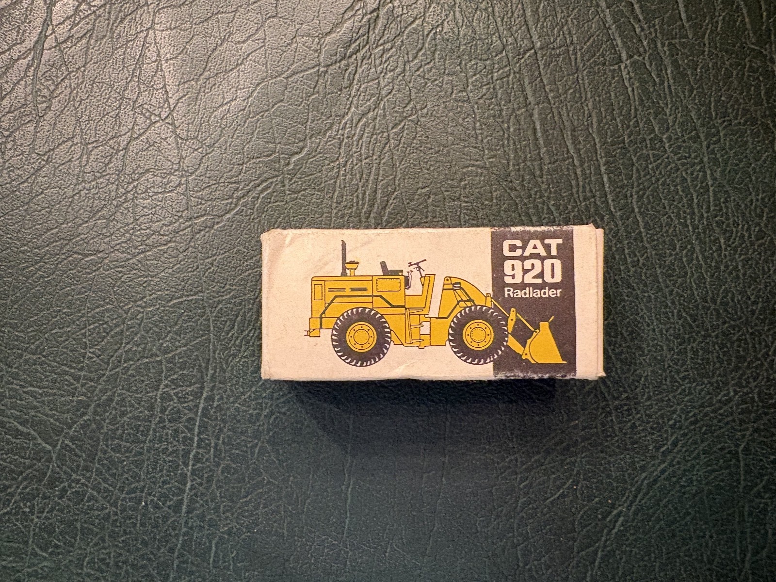 NZG 112 Caterpillar 920 Radloader Wheel Loader HO Scale In Box