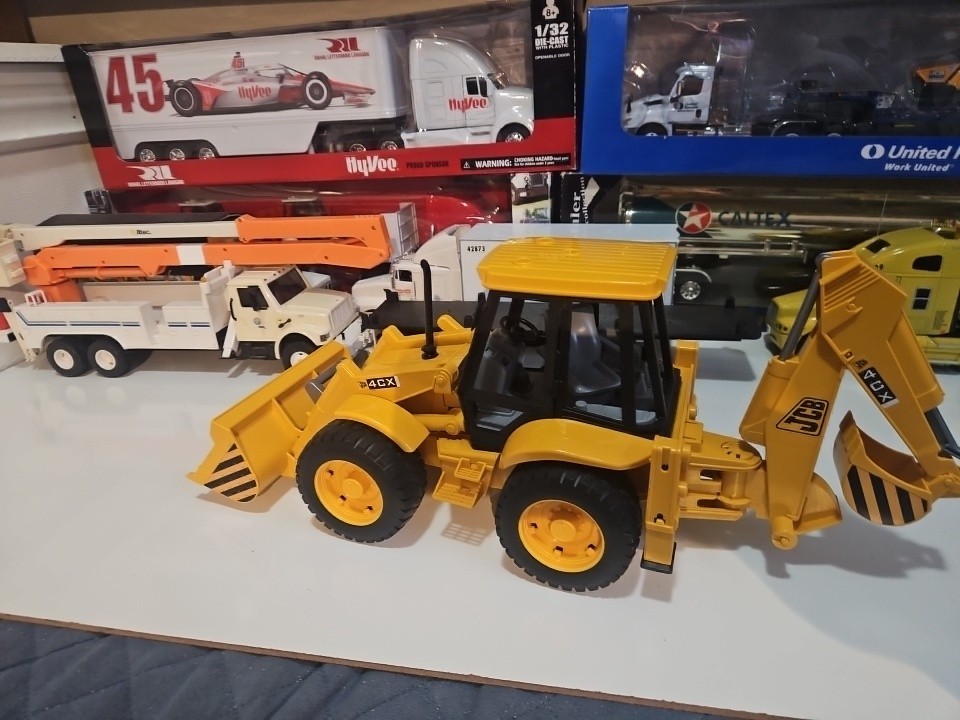 Bruder JCB 4CX Front End Loader Backhoe Plastic Truck Made in Germany