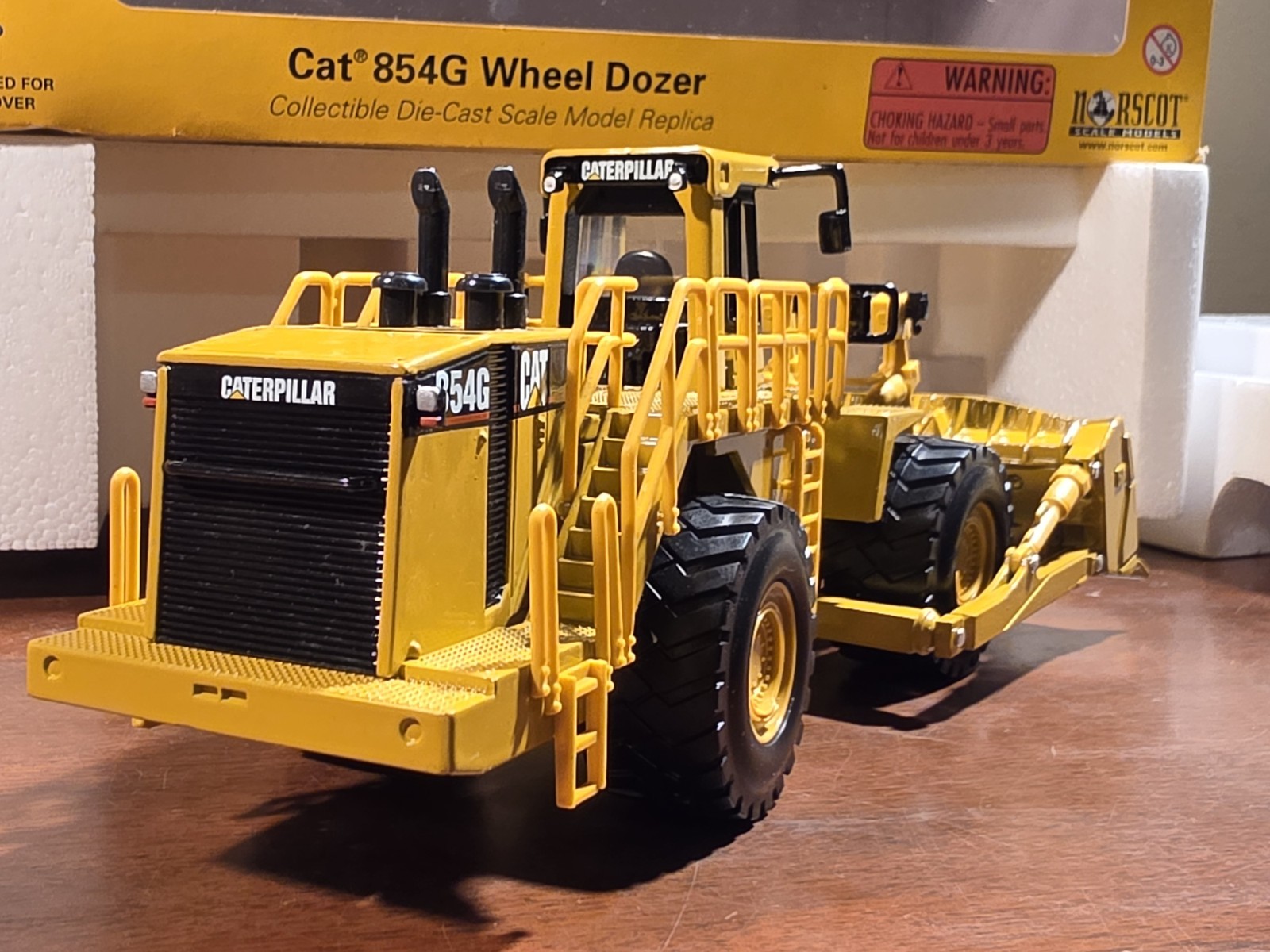W/ BOX Norscot #55159 1:50 Scale Diecast CAT 854G Wheel Dozer 2005 Caterpillar