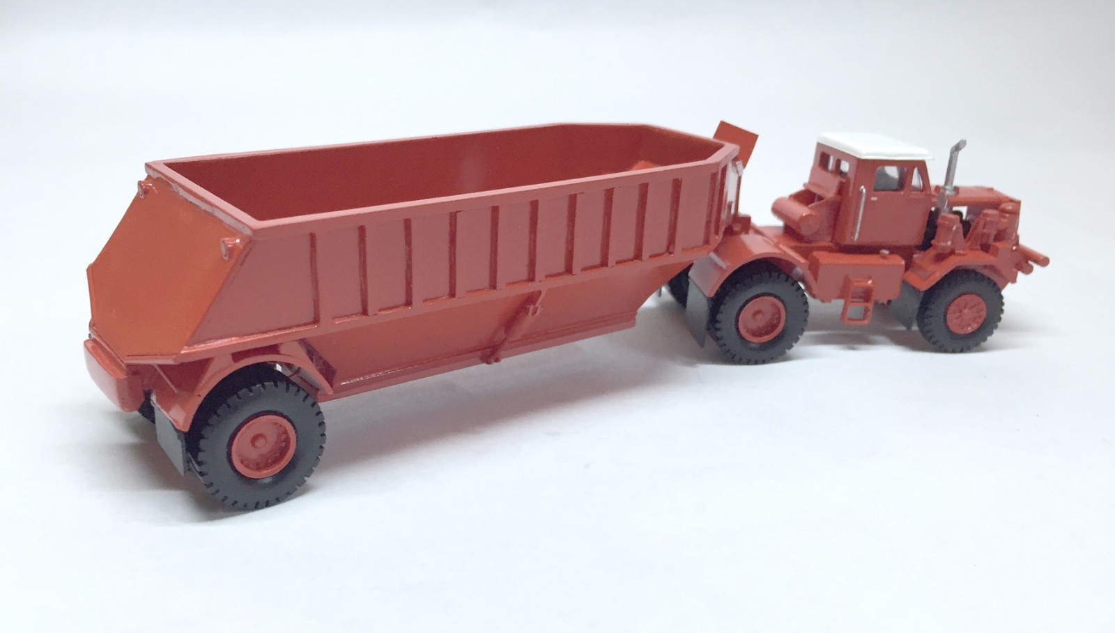 HO 1/87 KW Dart 50 BDT/Bottom Trailer – RED – Ready made Resin Model