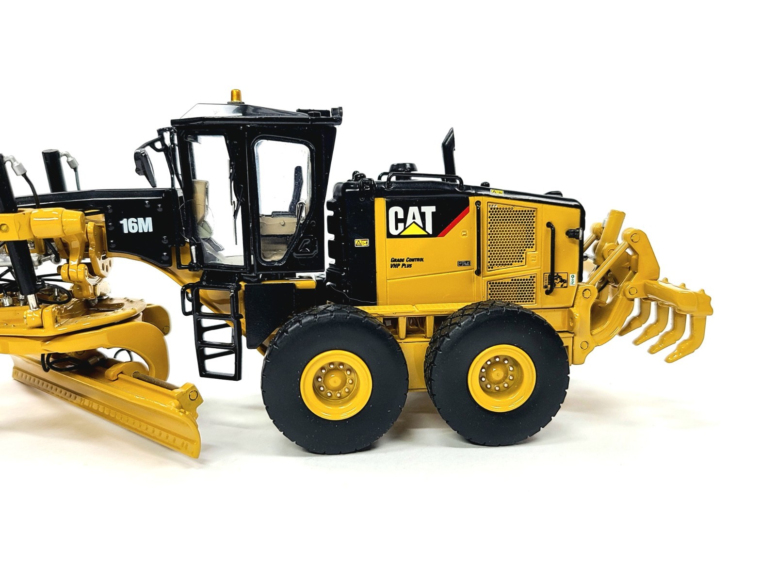 Caterpillar Cat 16M Motor Grader – CCM 1:48 Scale Diecast Model – No Box