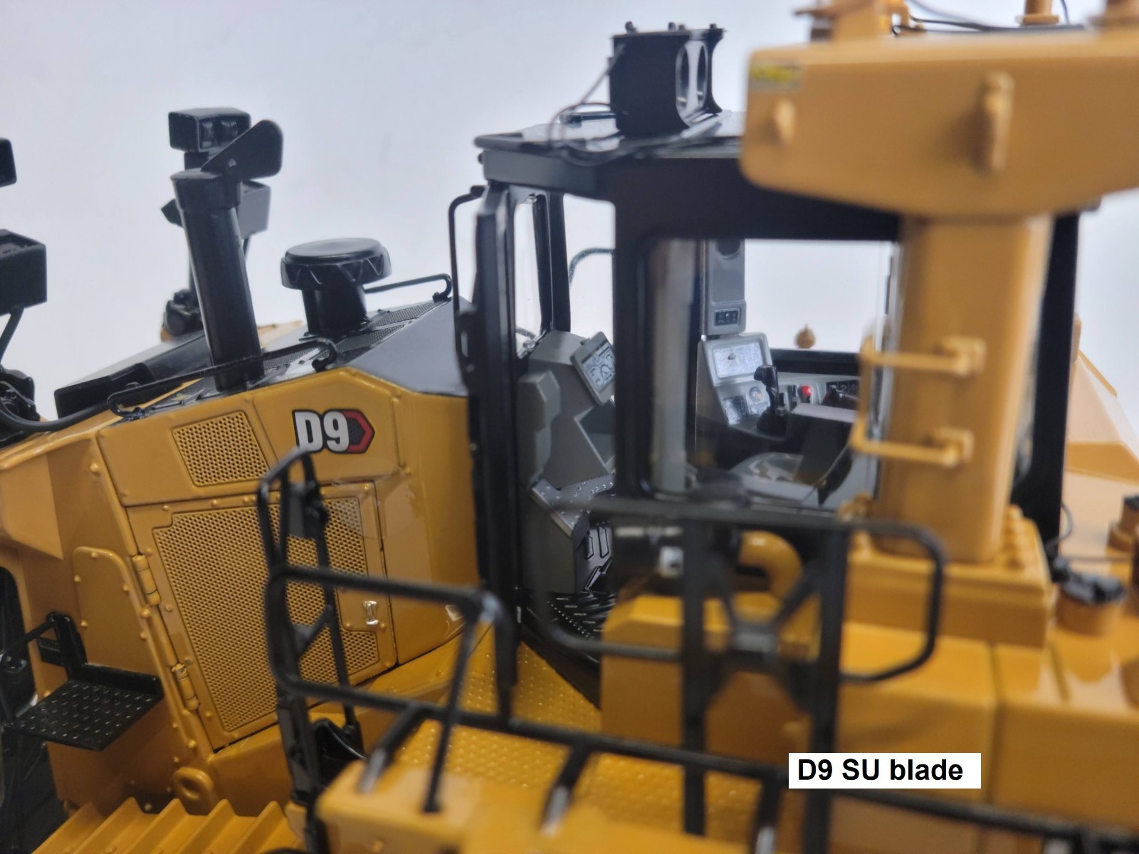 CCM CAT D9 Dozer SU Blade – Single Shank Ripper – Diecast 1/24 – NIB 2022