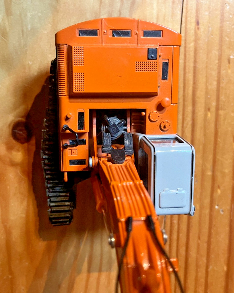 HITACHI die-cast model Excavator EX200, scale 1:40. In EUC. No box.