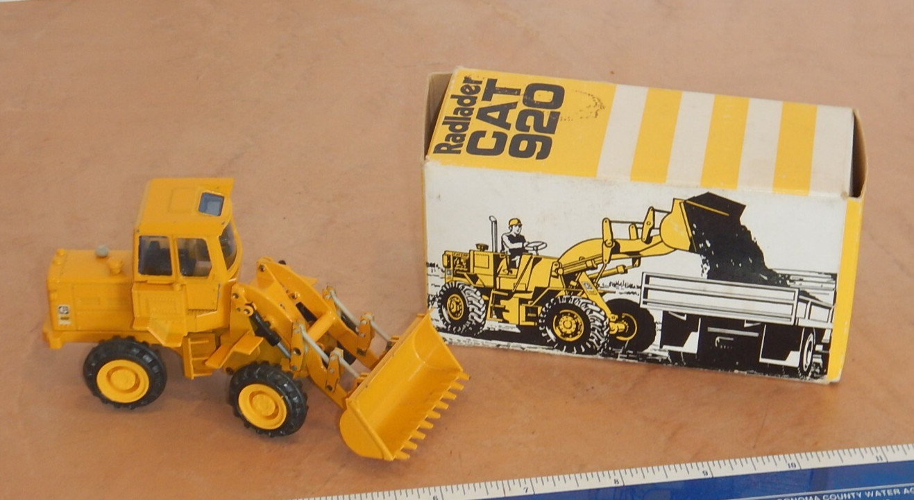 VINTAGE DIECAST CAT 920 WHEEL LOADER, RADLADER, 1:50, MADE IN WEST GERMANY, NOS