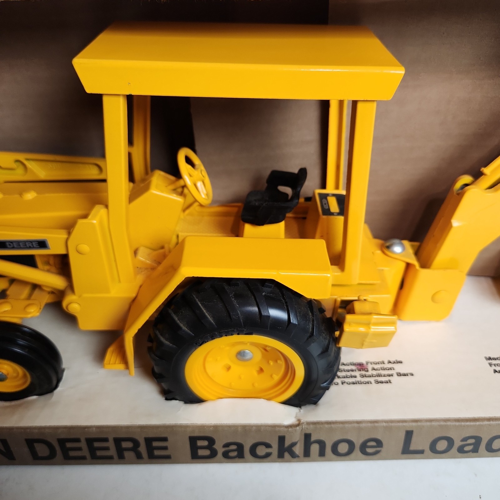 Vintage Ertl Company 1/16 John Deere Tractor Backhoe Loader USA New In Package