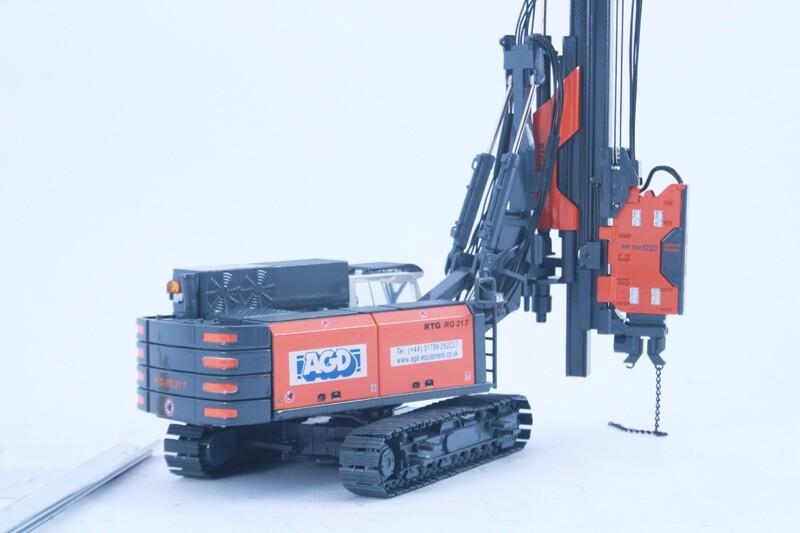 1:50 BYMO RTG RG21T Pile Drive with Hydraulic Vibrator Machine Diecast Model #4
