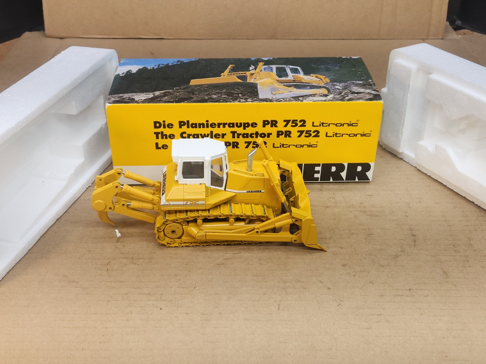 Conrad PR 752 Liebherr Crawler Tractor 1/50 #2806 Made in West Germany