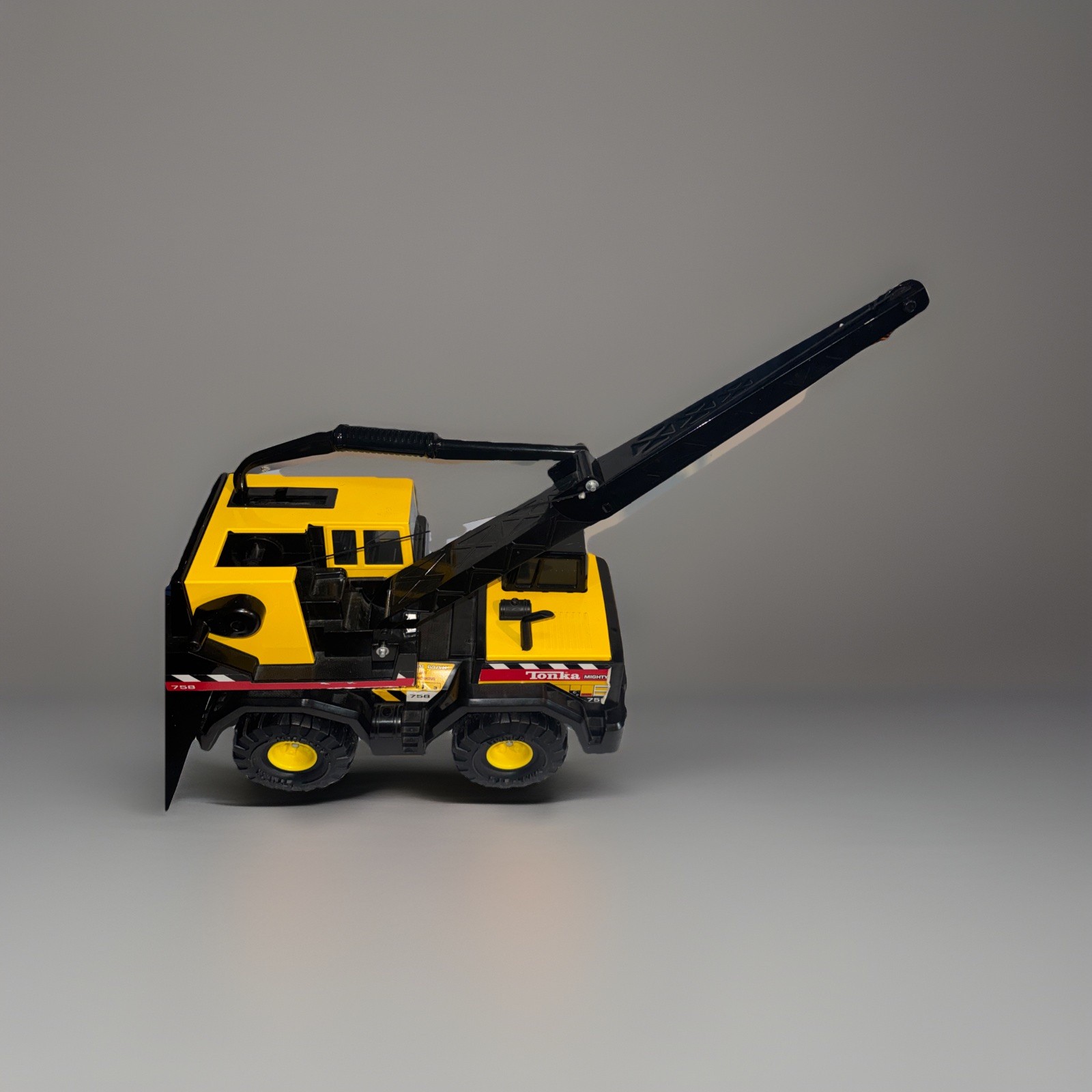 VTG Tonka Mighty 748 Mobile Excavator Truck Yellow Black Crane Construction Toy