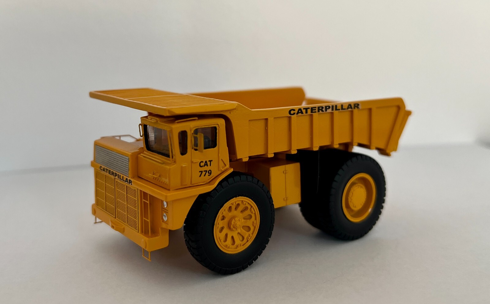 HO 1/87 CATERPILLAR 779 First Electric Drive Truck – Custom Made Resin Model