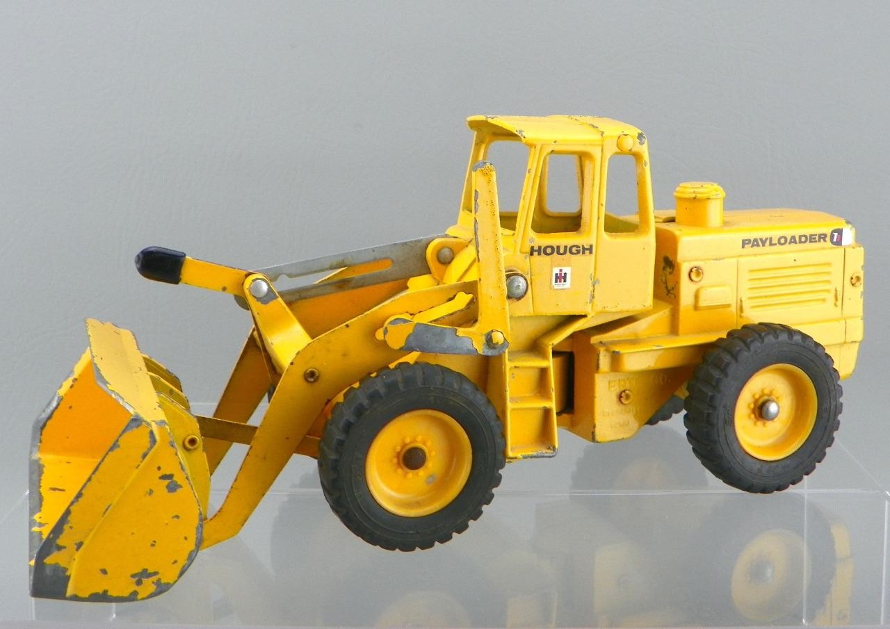 Vintage 1970 Ertl #426 Diecast 12&Prime; Hough IH Harvester Construction Payloader