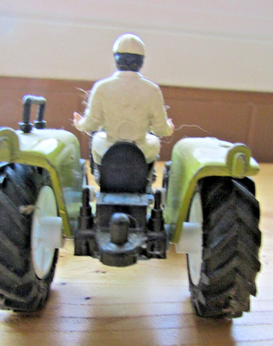 Farm Motor Tractor No Name
