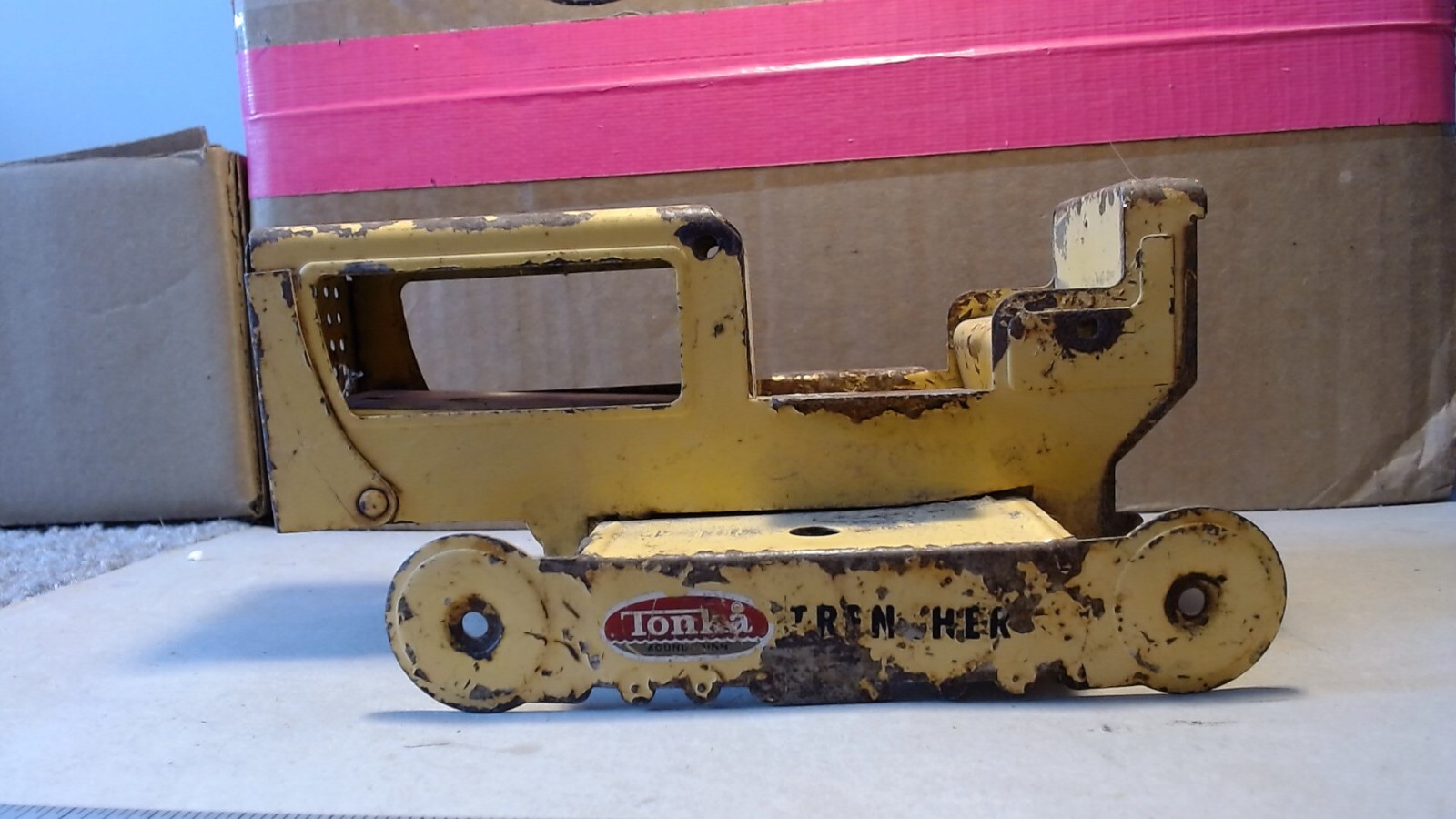 1960&rsquo;s Tonka Pressed Steel Trencher Mound MN USA Yellow Junkyard 7.25&Prime; Long