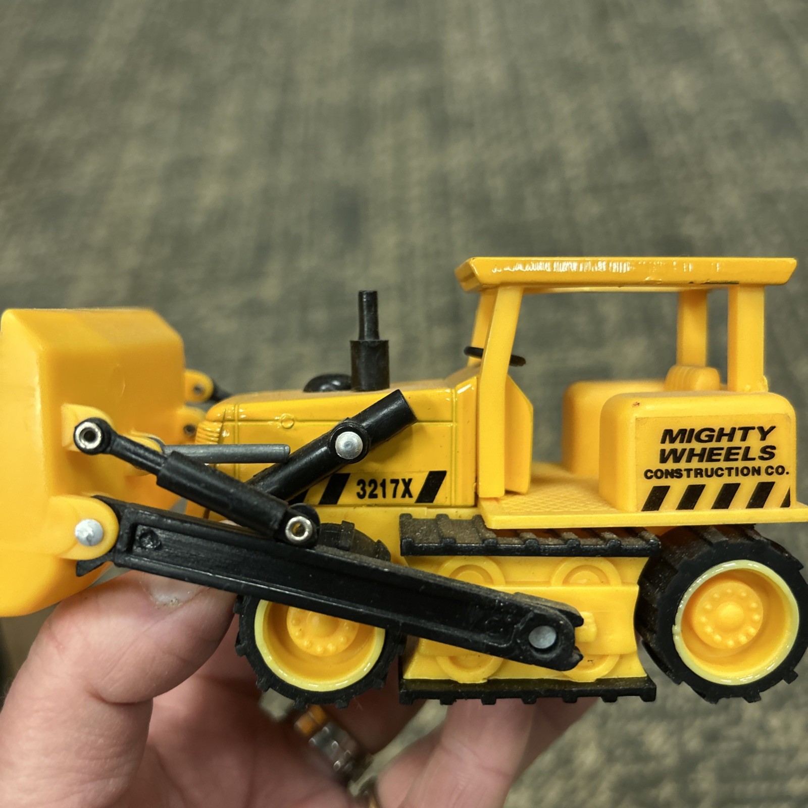 Mighty Wheels Construction Co. Vintage Bulldozer 3217x