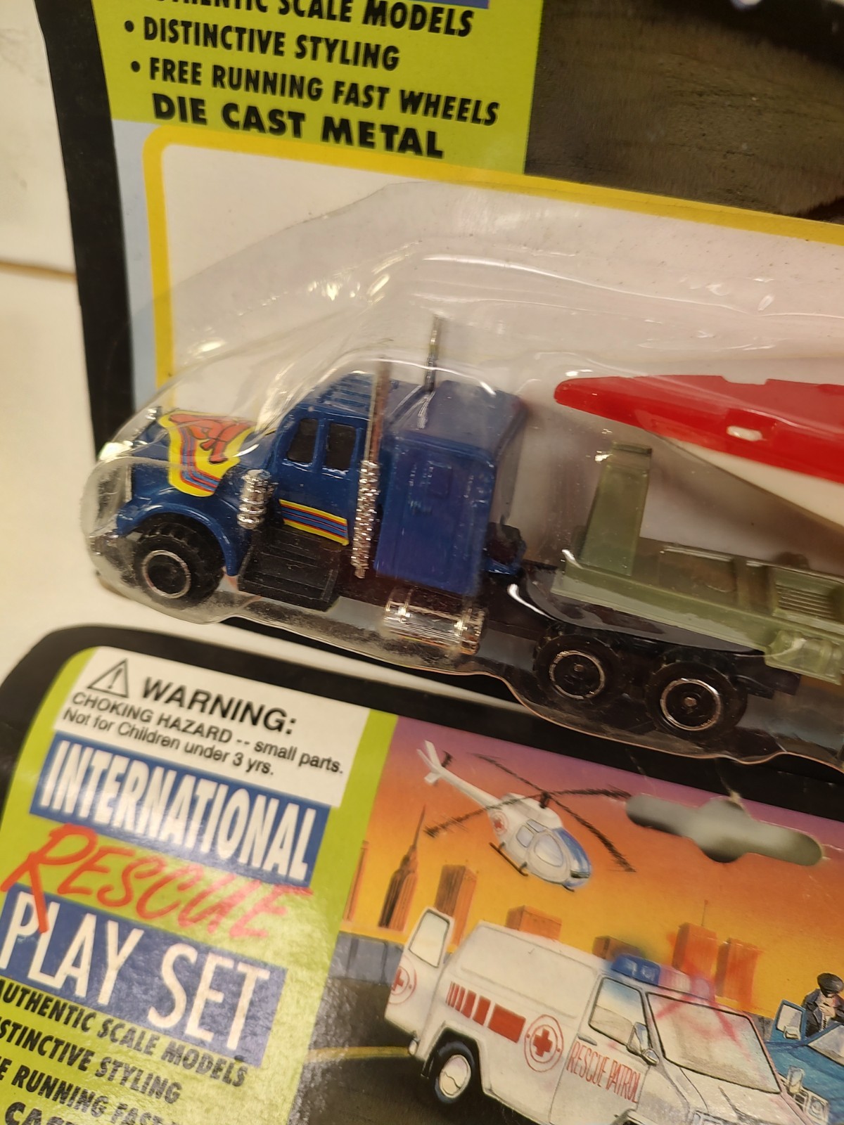 1x Semi Trailer Trucks with speedboat Highway Hauler Semi Trailers Red