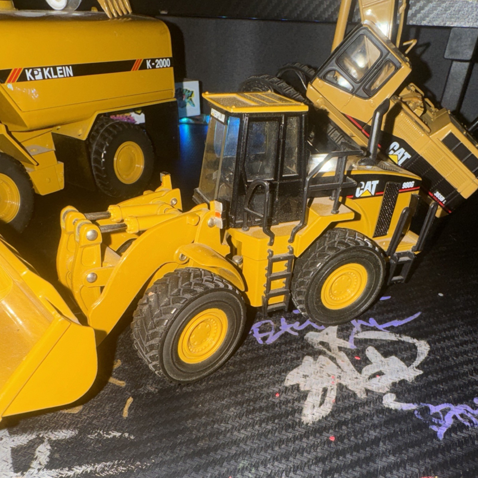 CAT 980G Wheel Loader 1:50 Diecast Construction Vehicle Model, Yellow/Black