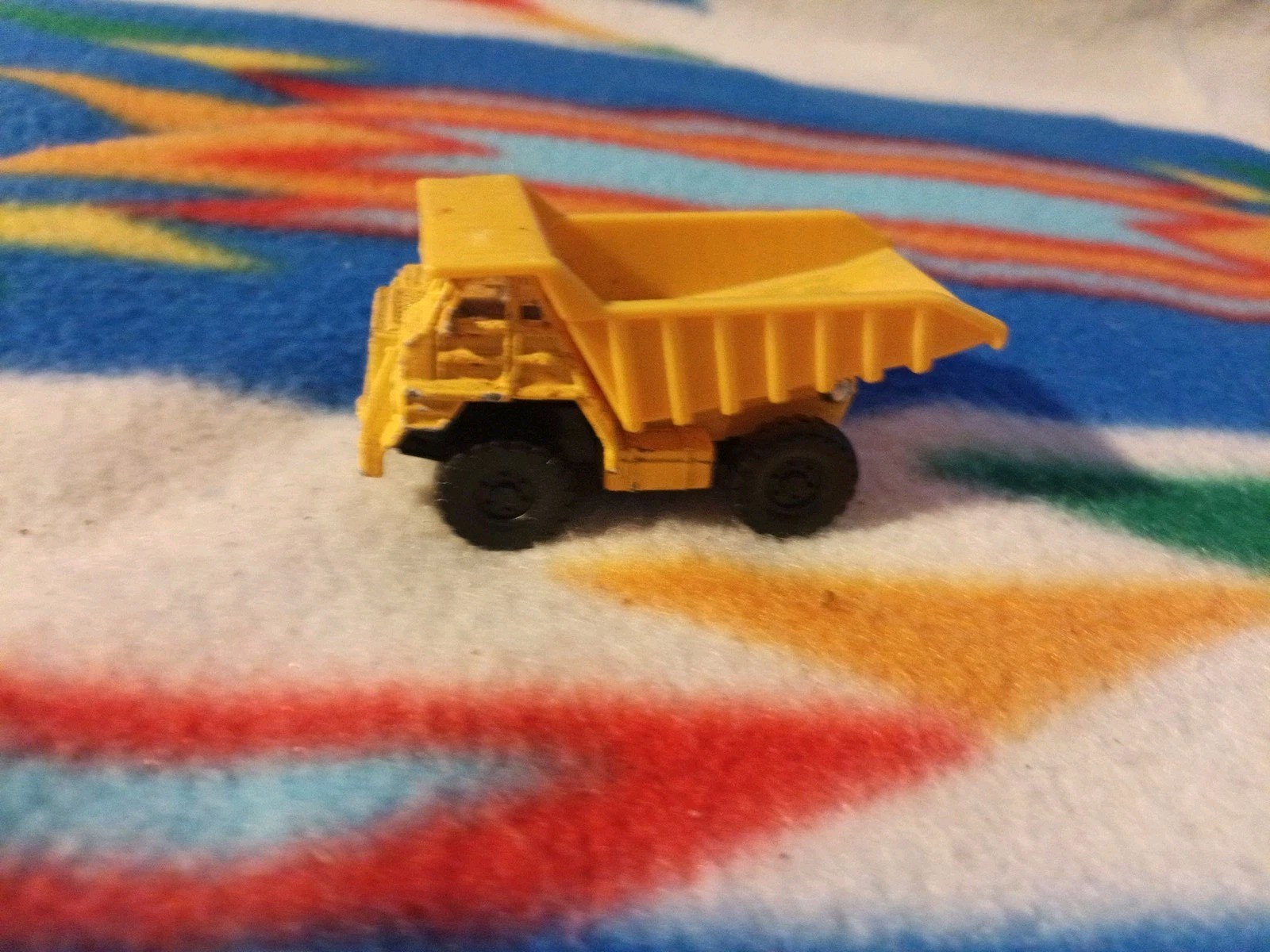 1979 Workhorses CAT Caterpillar 777 Dump Truck Yellow 1:64