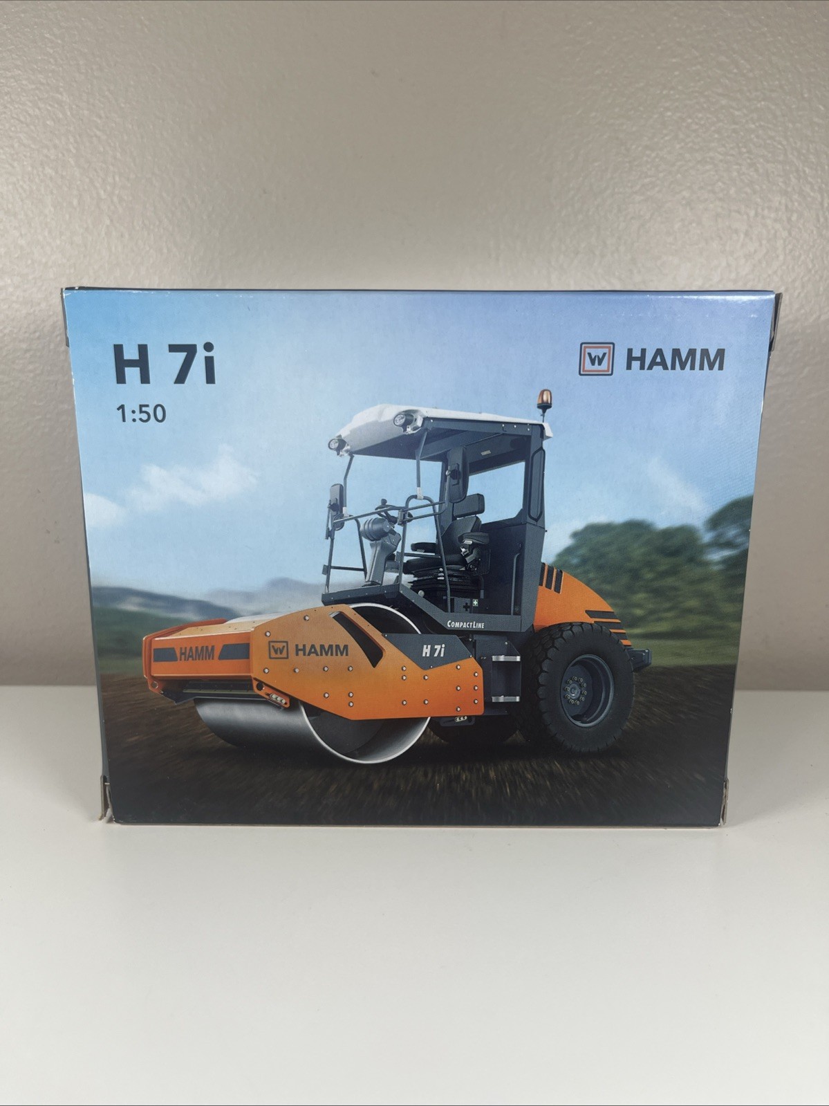 Hamm H7i Padded Roller Compactor with Cab – NZG 1:50 Scale Model C30