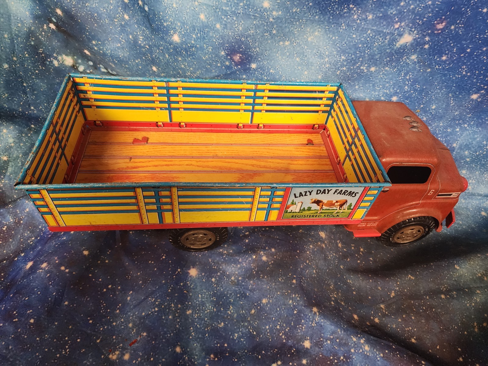 1950s MARX Lazy Day Farms Tin Truck. Great Graphics. Nice Condition. 18&Prime; Long