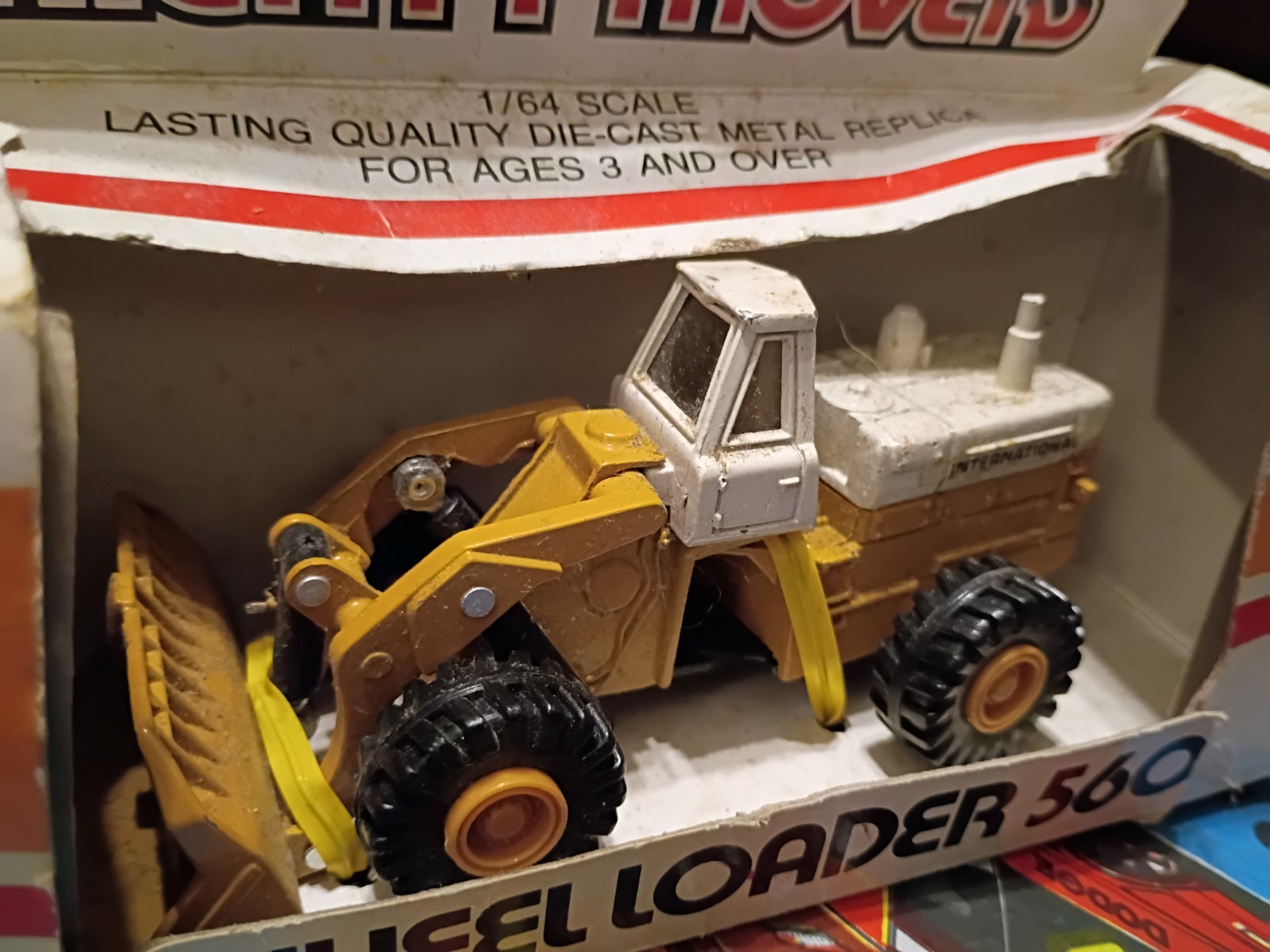 Ertl Mighty Movers International Hough Wheel Loader 560 1:64 1850