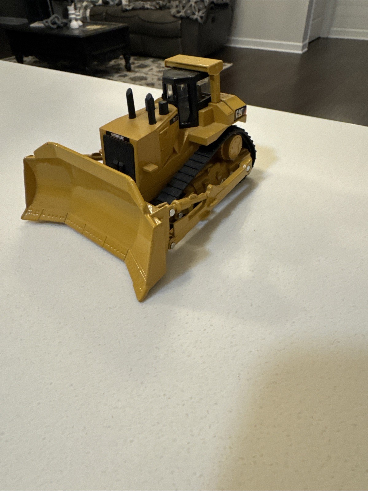 Cat Caterpillar D11T Bulldozer 1/63 Metal Toy