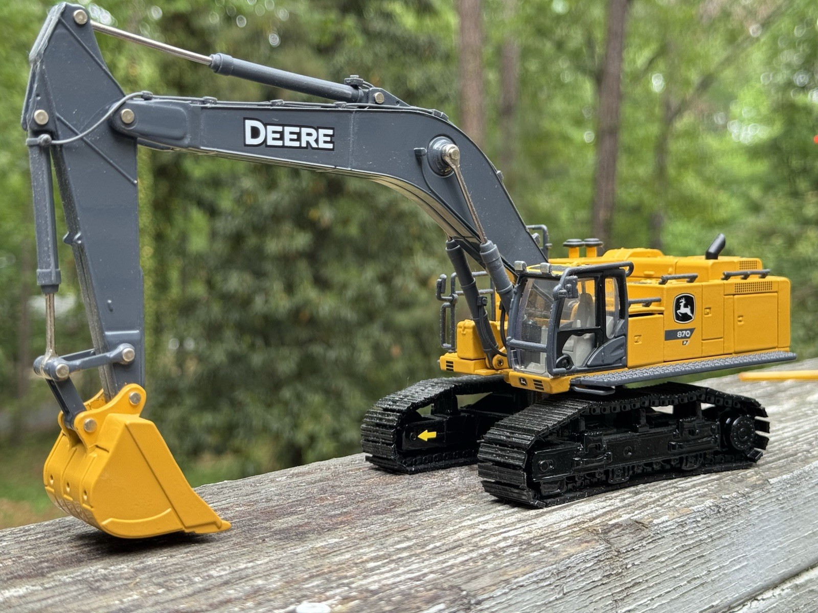 Ertl John Deere 870 P-Tier Excavator 1:50 Diecast Prestige Collection