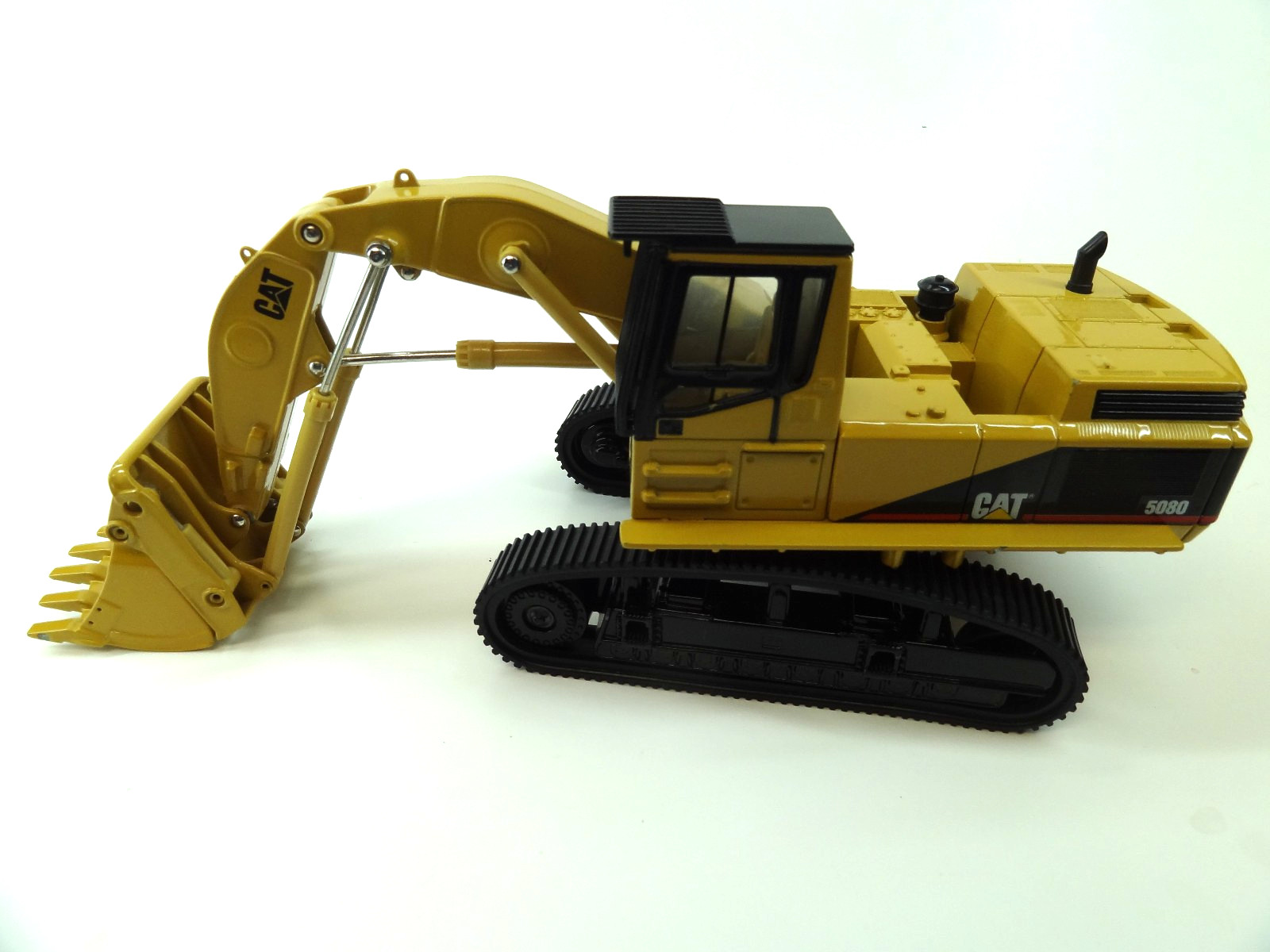 ERTL 1/50 SCALE CAT 5080 FRONT SHOVEL – No box