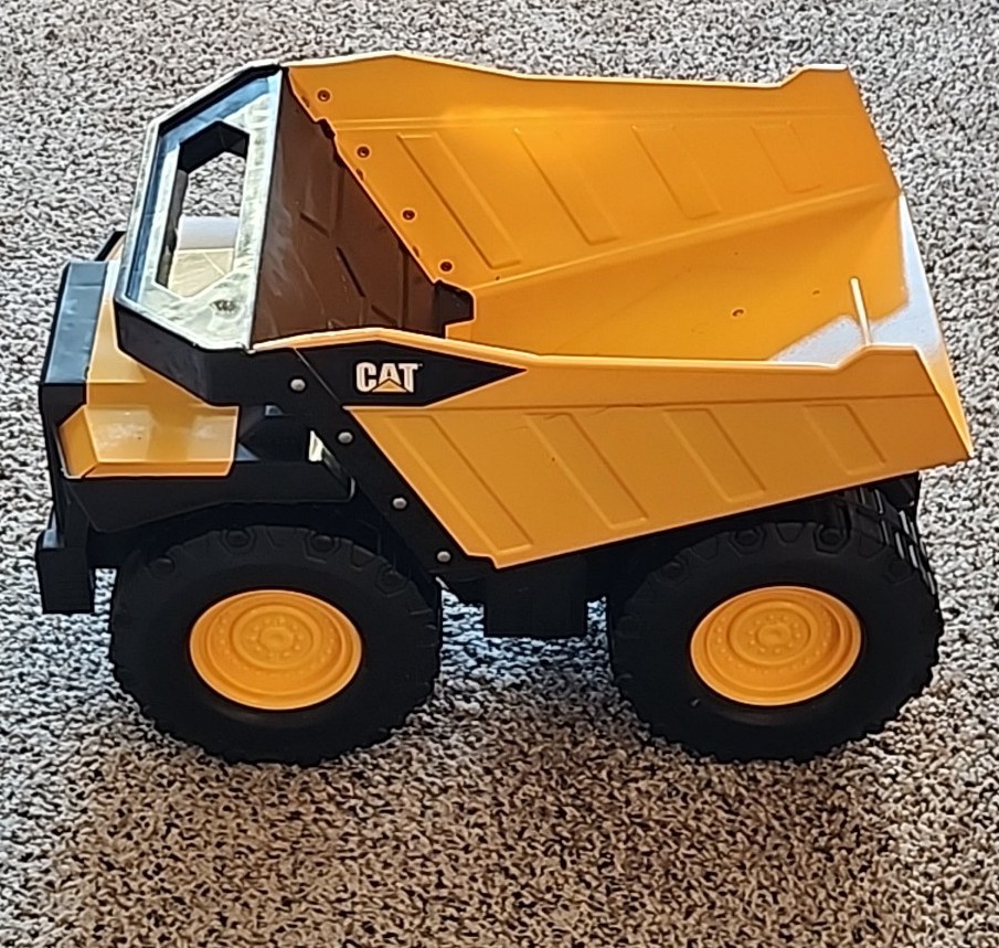 CAT Mighty Steel Dump Truck Toy 20&Prime; Made In 2020 By Funrise #82415 Excellent Con
