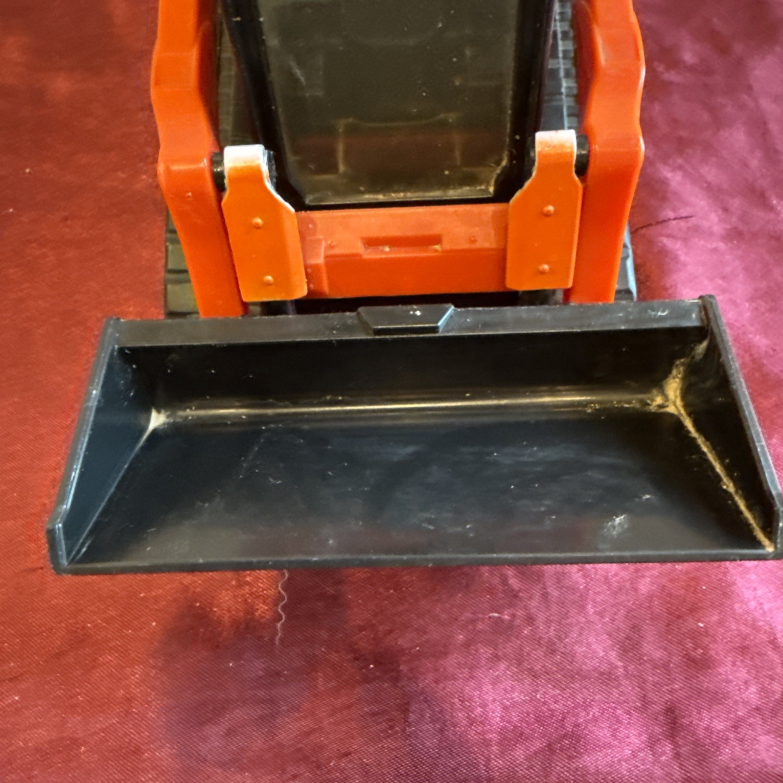 Kubota Compact Track Loader Toy Model SVL90-2 Scale 1:18