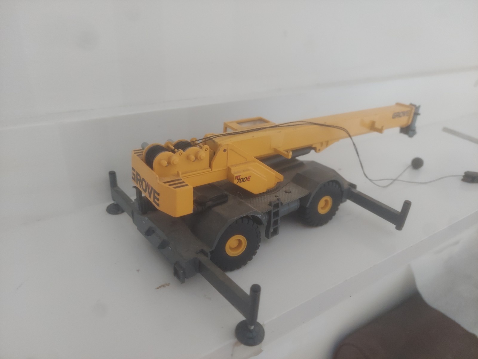 NZG Grove RT700E Crane Limited Edition #530 1:87 Scale Read Description