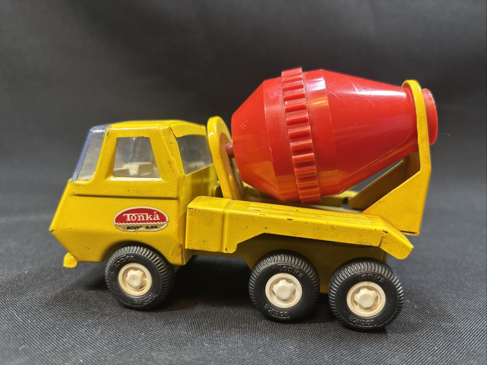 Tonka 1960s 5&Prime; Cement Mixer Truck Pressed Steel Yellow/Red MOUND