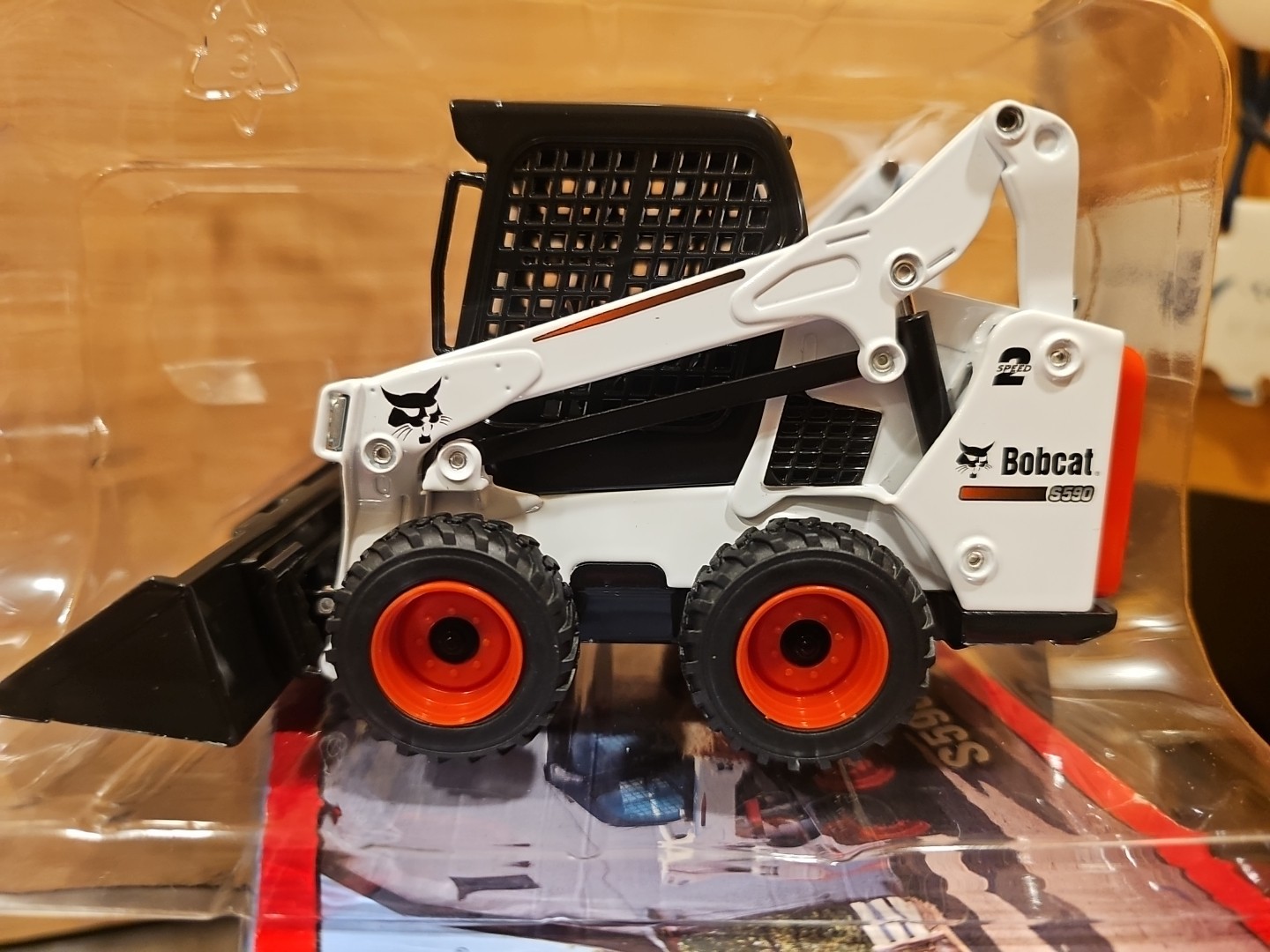 Bobcat S590 Skid-Steer Loader – Norscot 1:25 Scale Diecast Model #6989078 New