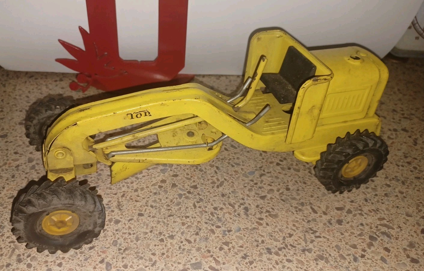 Vintage 1960&rsquo;s Tonka Pressed Steel Tonka Yellow Road Grader No.76 11&Prime; Long
