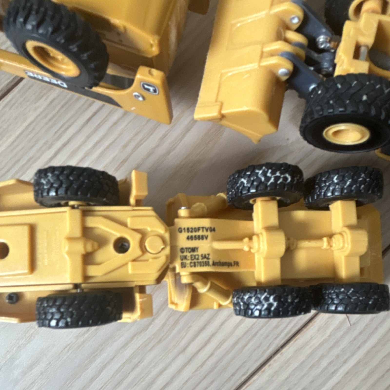 Tomy John Deere Loader Dump Truck Construction Vehicles Plastic Yellow and Grey
