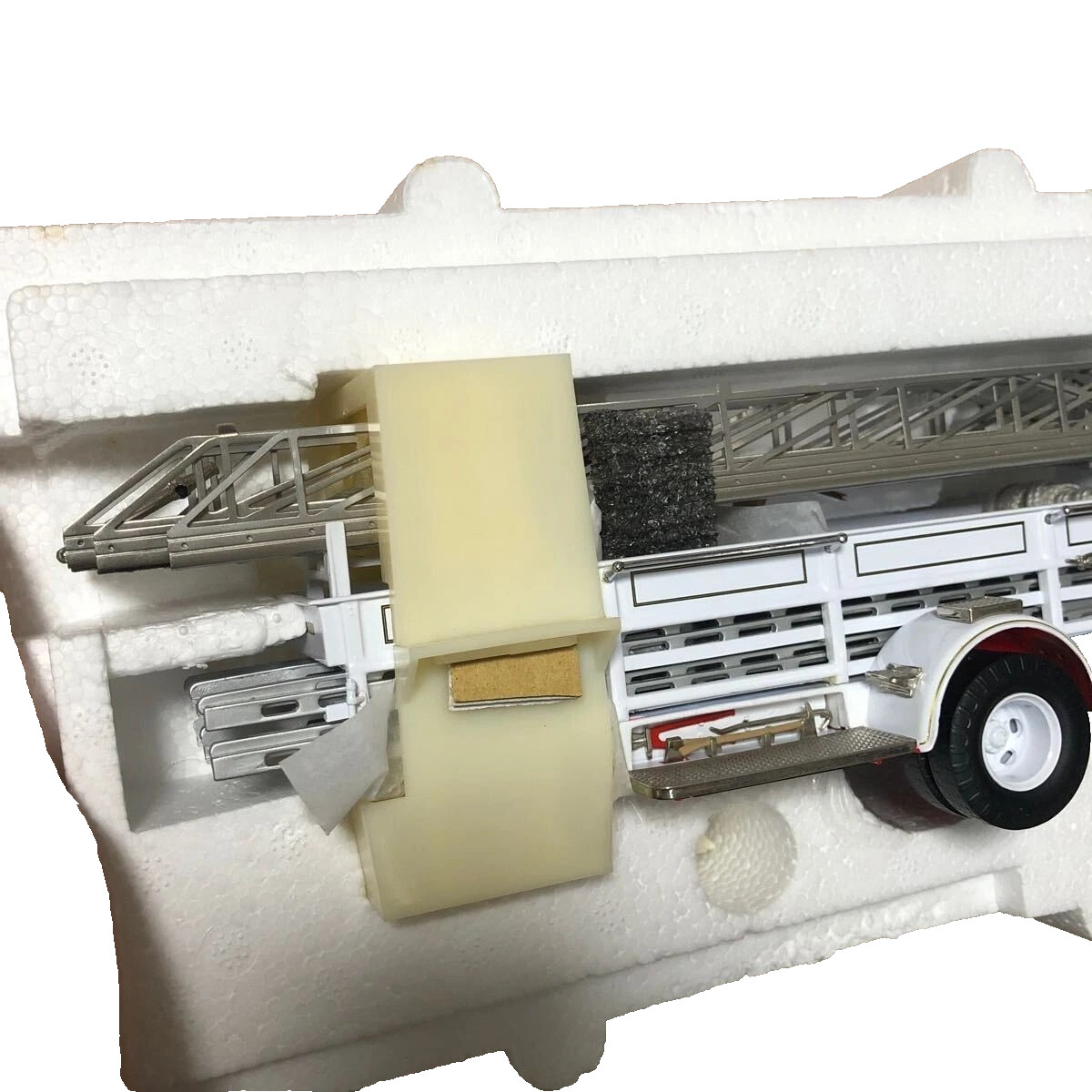 🇺🇸 Code 3 Franklin Mint Norfolk VA American LaFrance 700 Series Ladder NIB