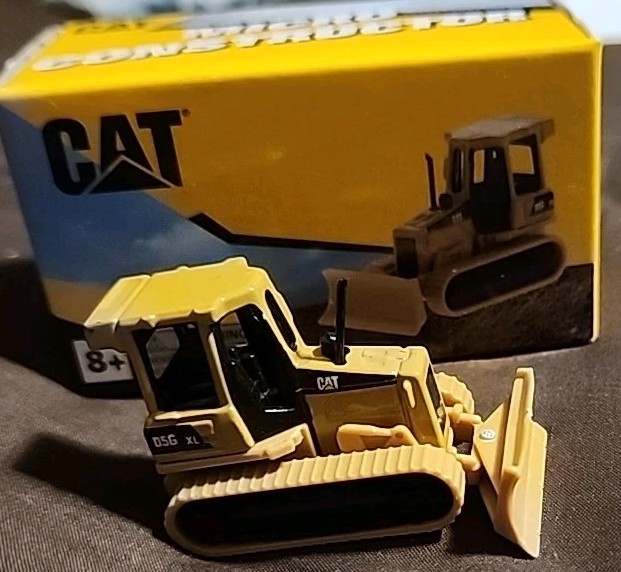 Caterpillar Micro Constructor Bulldozer Mini Diecast Masters Real Replica NeW