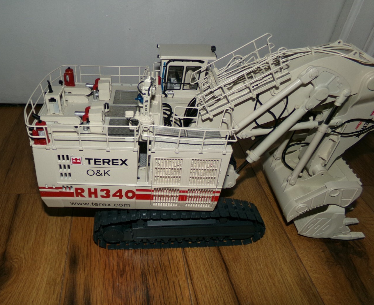 **DAMAGED** Terex O&K RH340 Mining Front Shovel Brami 1:50 Diecast Model #25008