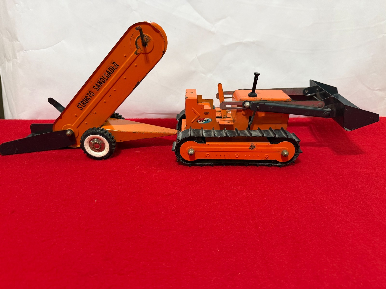 RARE Vtg Structo 1960&rsquo;s Hi-Lift Bulldozer & Sandloader Pressed Steel Made in USA