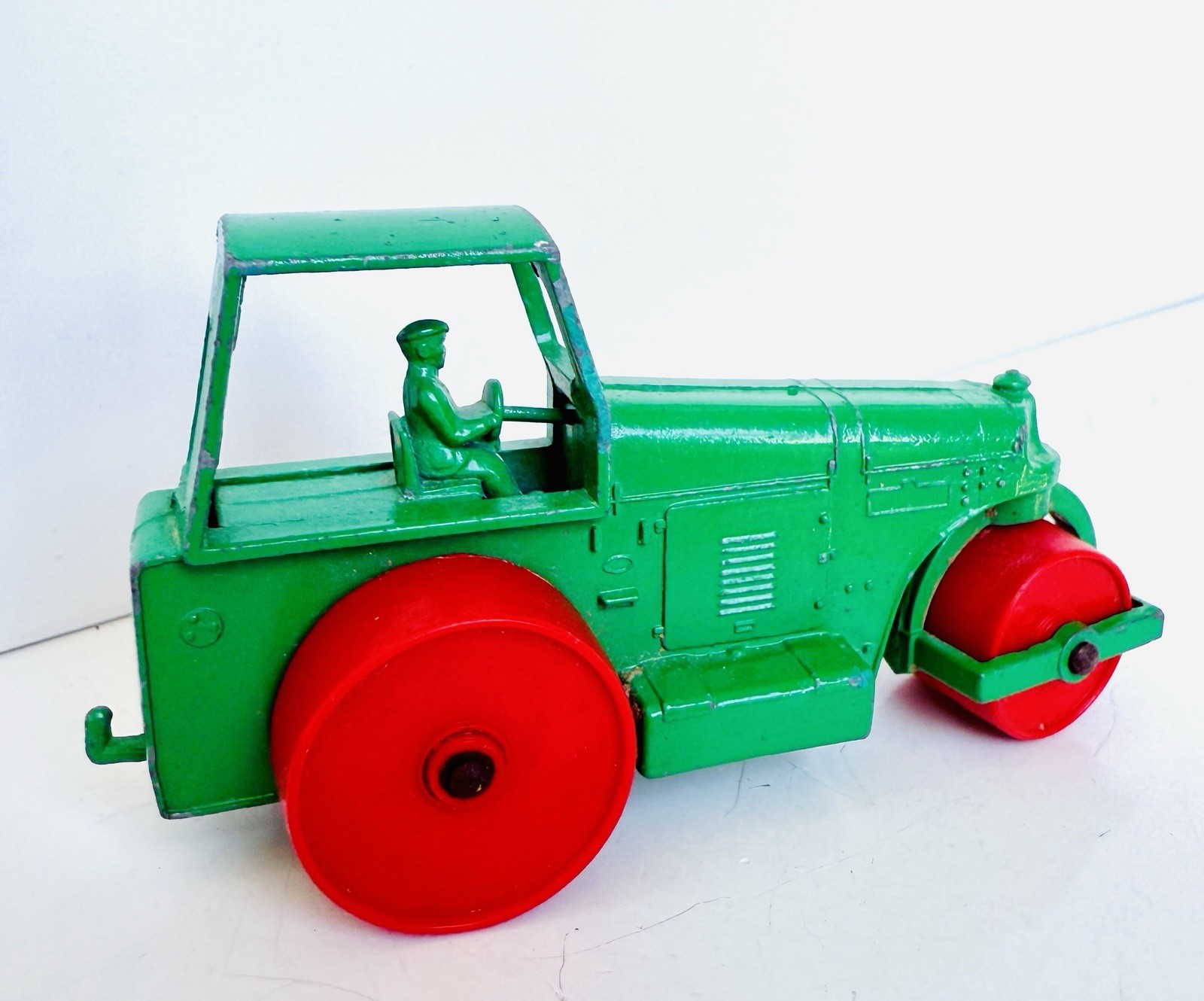 MATCHBOX LESNEY #1 AVELING BARFORD ROAD ROLLER 1964 FARM TRACTOR TOY