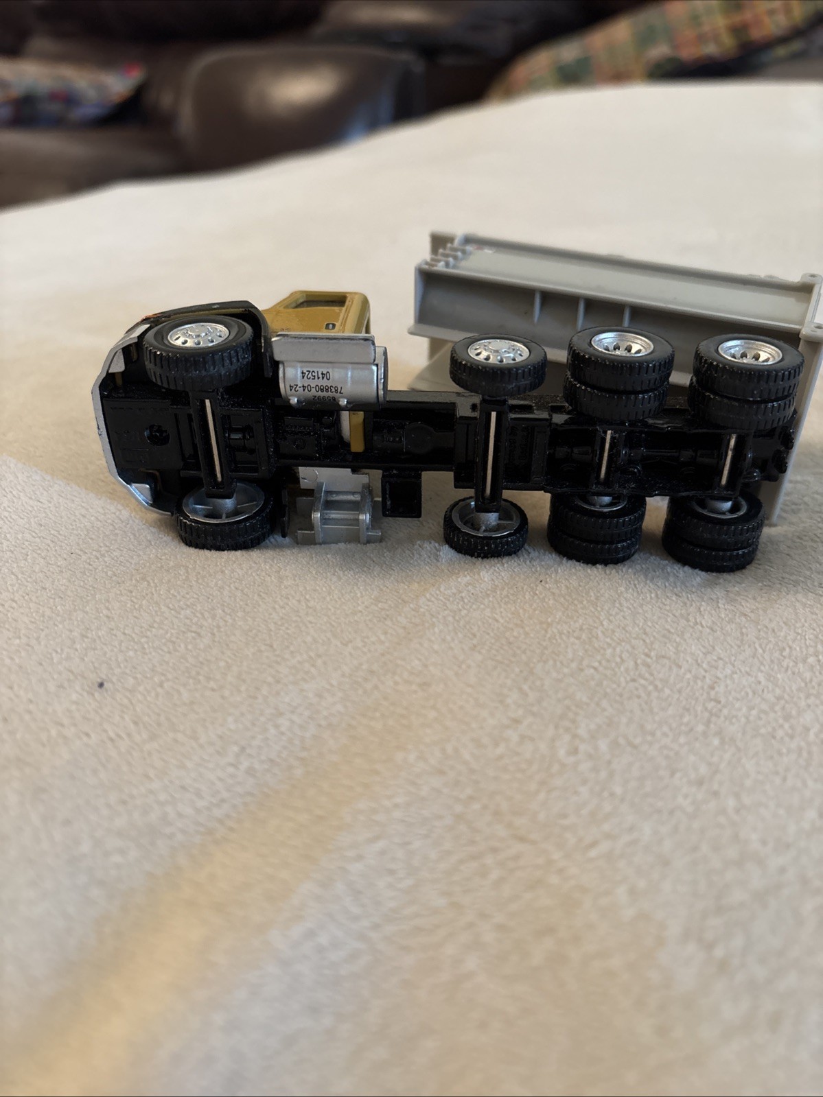CAT Caterpillar CT660 Dump Truck 1:64 Scale Model – Diecast Masters 84643CS