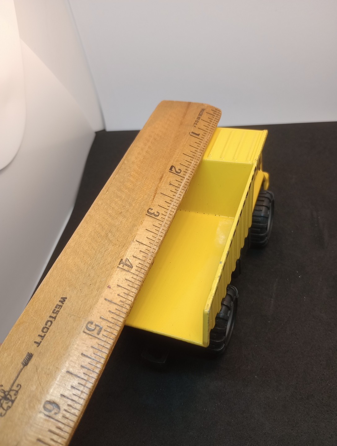 Die-Cast Dump Truck working Bucket 5&Prime; L Yellow Heavy Duty