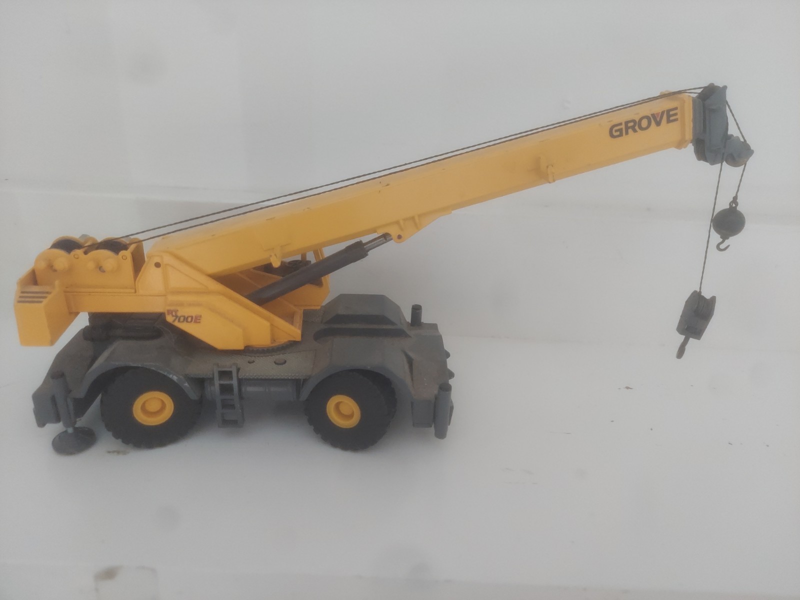 NZG Grove RT700E Crane Limited Edition #530 1:87 Scale Read Description